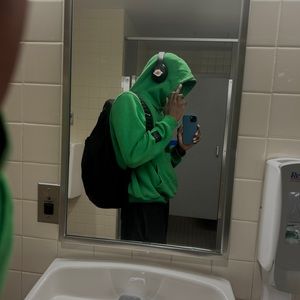 Meet your Posher, Niyi